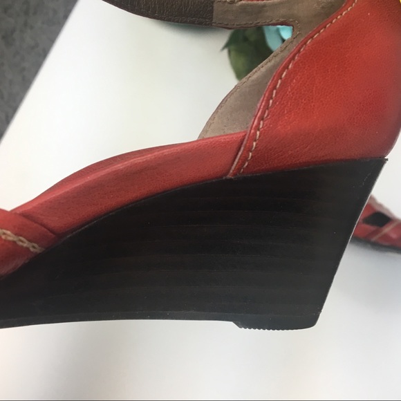 Clark’s Red Artisan Wedges -Sz 6.5 - Picture 5 of 5